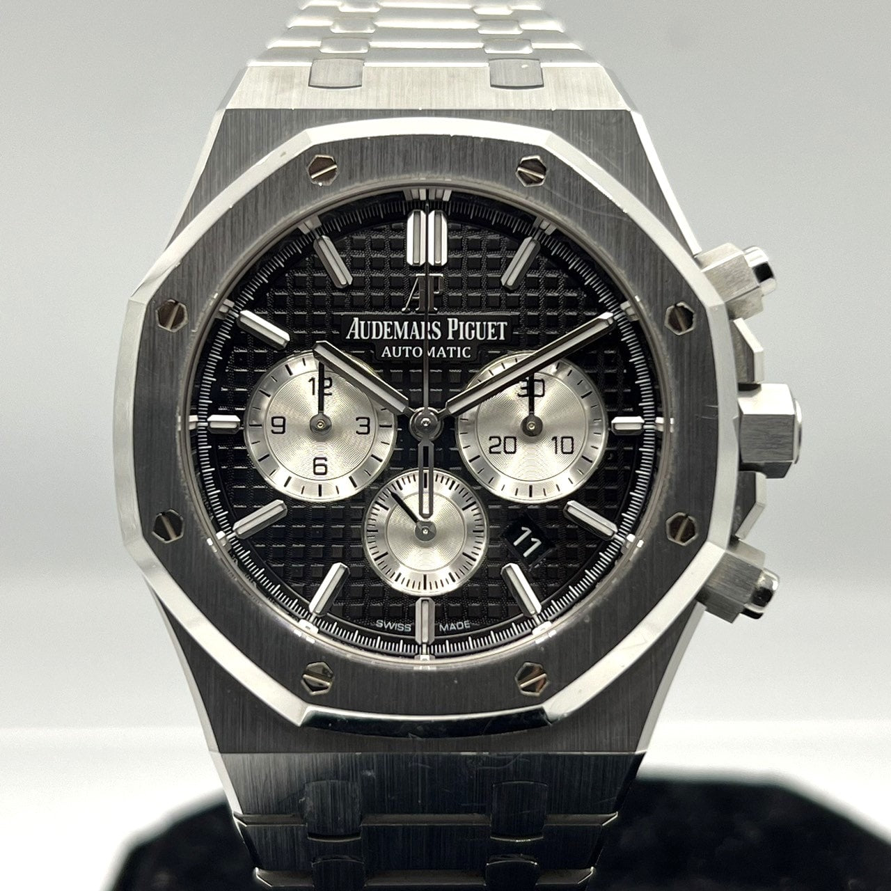 Pre-Owned Audemars Piguet Royal Oak 26331ST.OO.1220ST.02 Black Stainless Steel 41mm