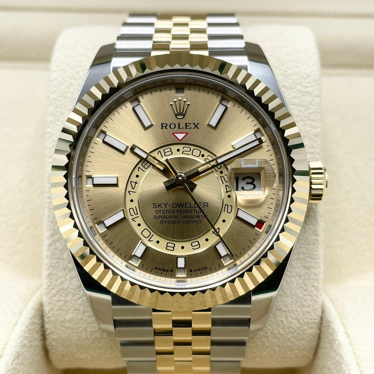 사전 소유 롤렉스 스카이 거주자 336933 골드 42mm