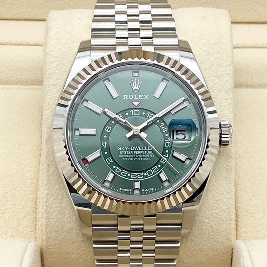 사전 소유의 롤렉스 스카이 거주자 336934 민트 그린 쥬빌리 팔찌 42mm