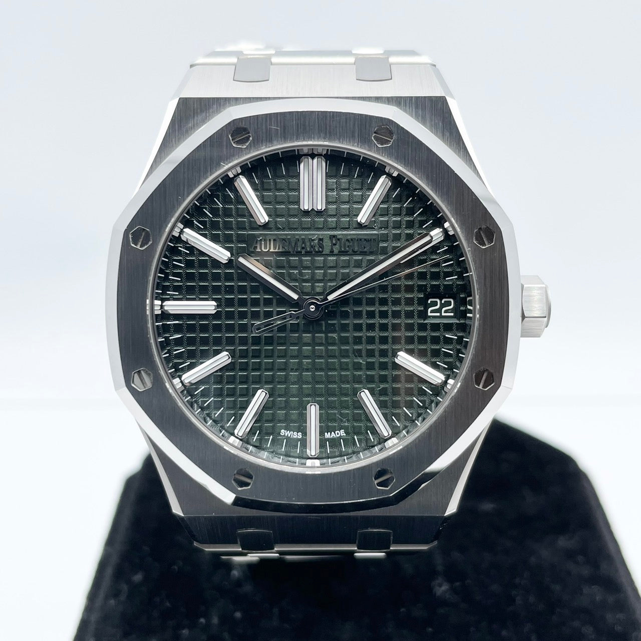 Pre-Owned Audemars Piguet Royal Oak 15510ST.OO.1320ST.09 Khaki Green 41mm