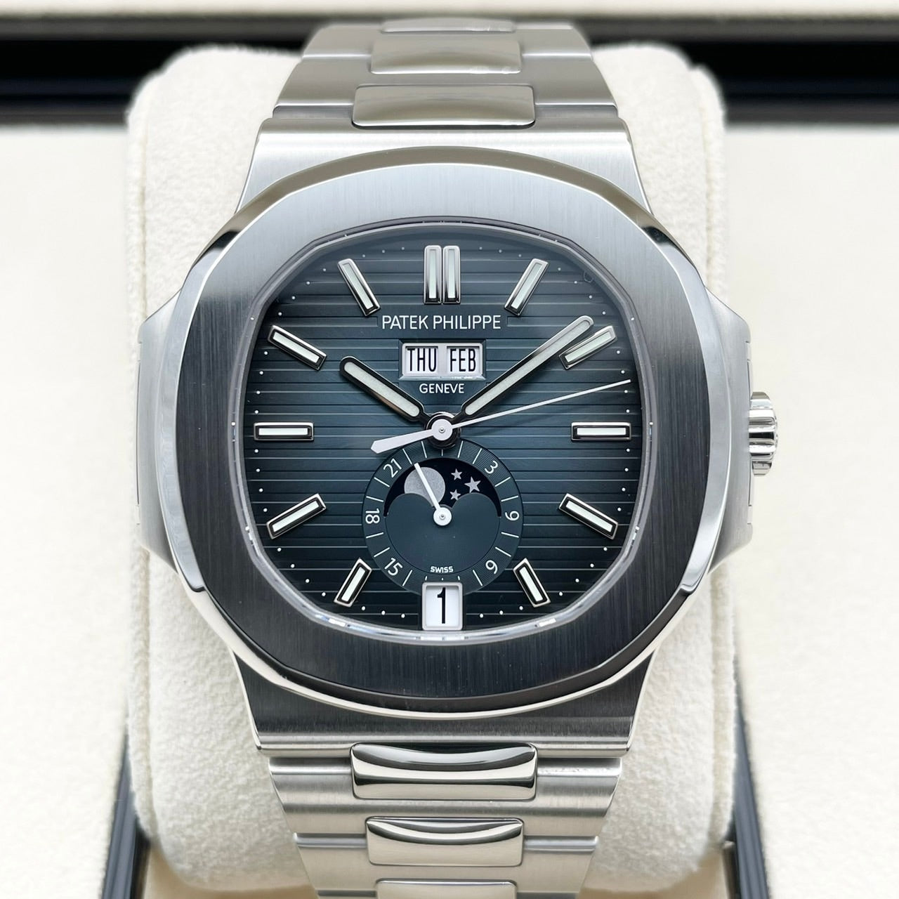 사전 소유의 Patek Philippe Nautilus 연례 달력 5726A-001 Black 40.5mm