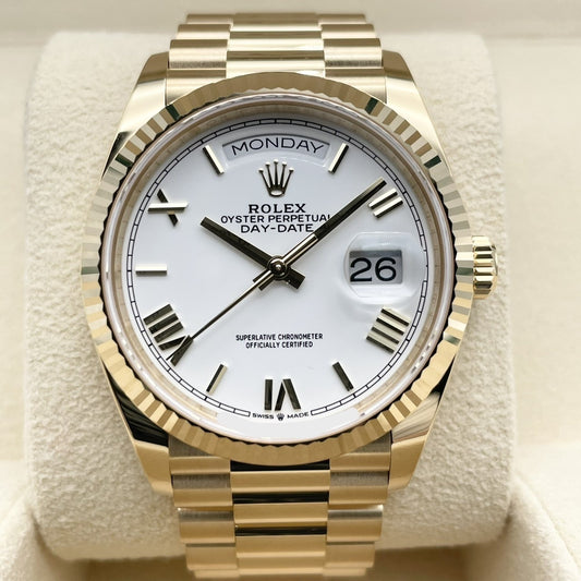 プレオウンド ロレックス デイデイト 128238 ホワイト 36mm