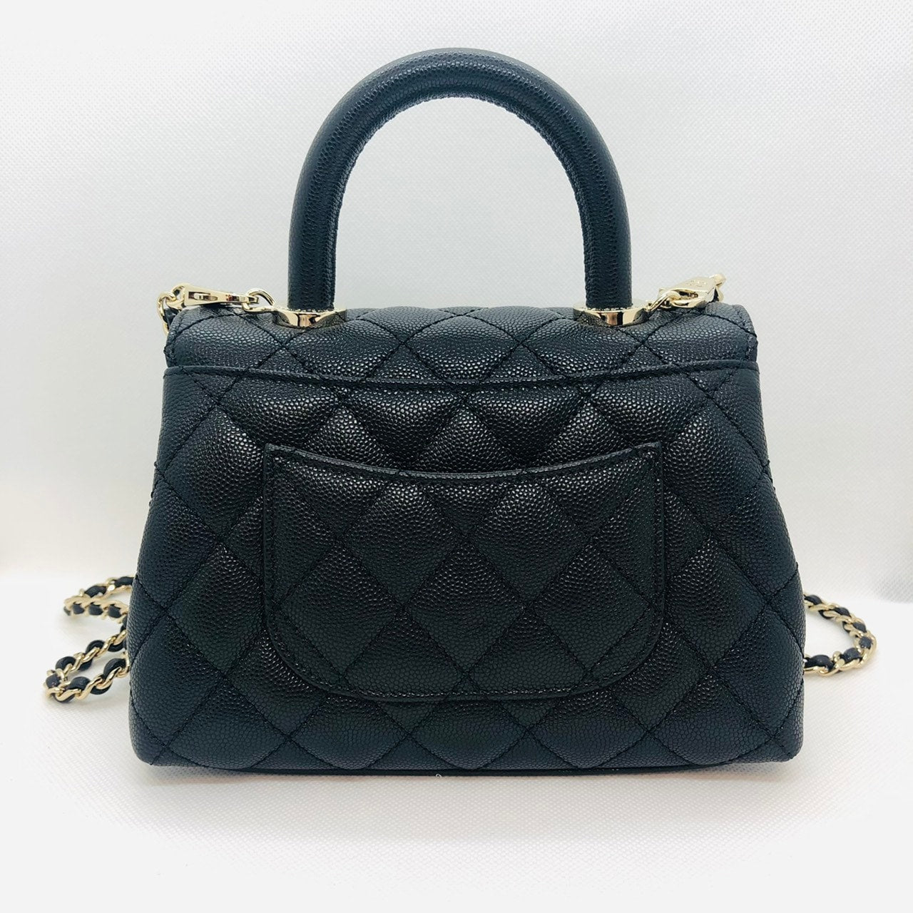 二手Chanel Matelasse顶部手柄Mini 2-Way Bag AS2215