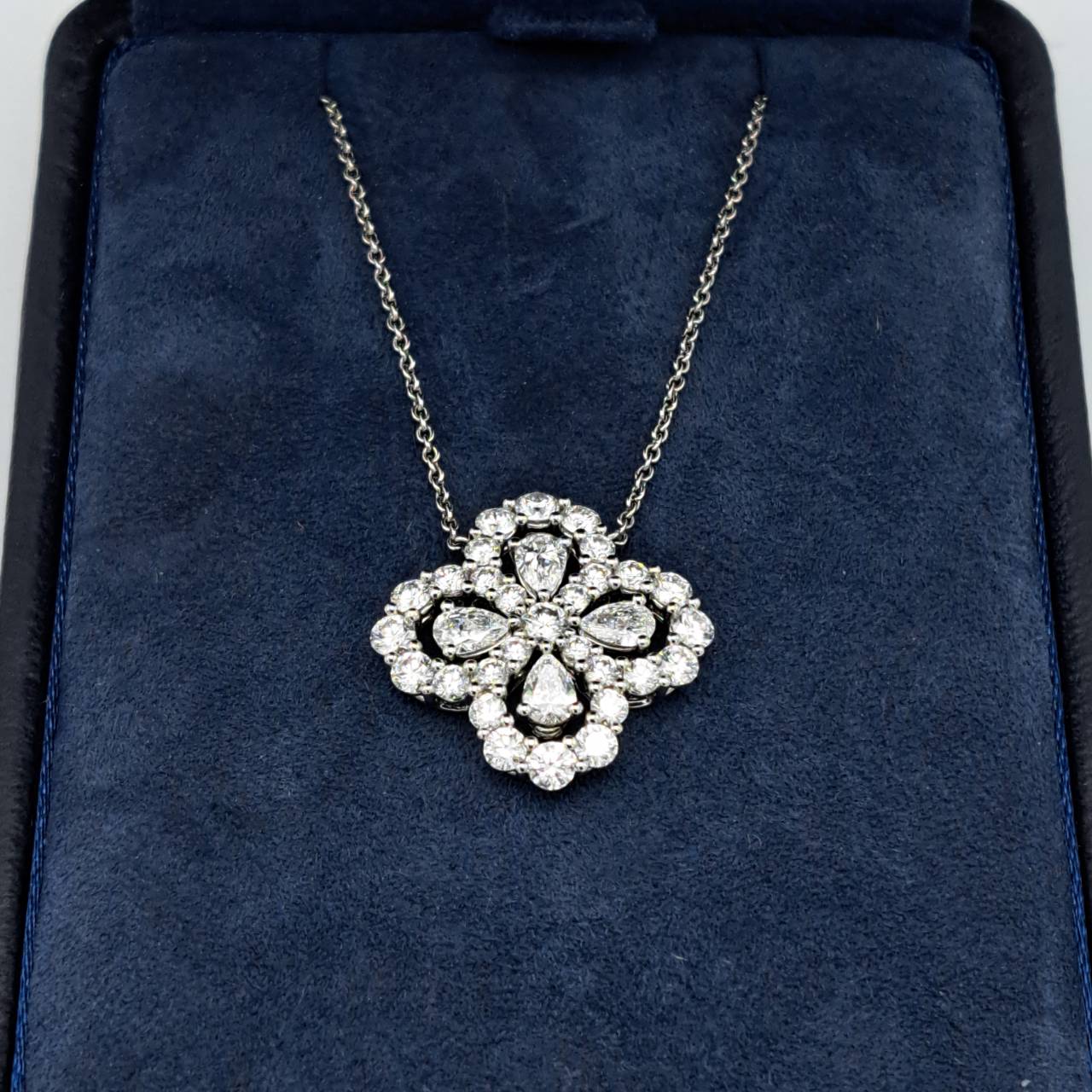 사전 소유의 Harry Winston Loop Pedprpmel4c
