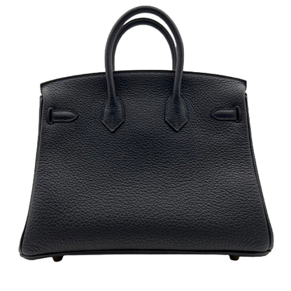 Hermes Birkin 25 Noir Togo Gold Hardware B가 새겨 져 있습니다