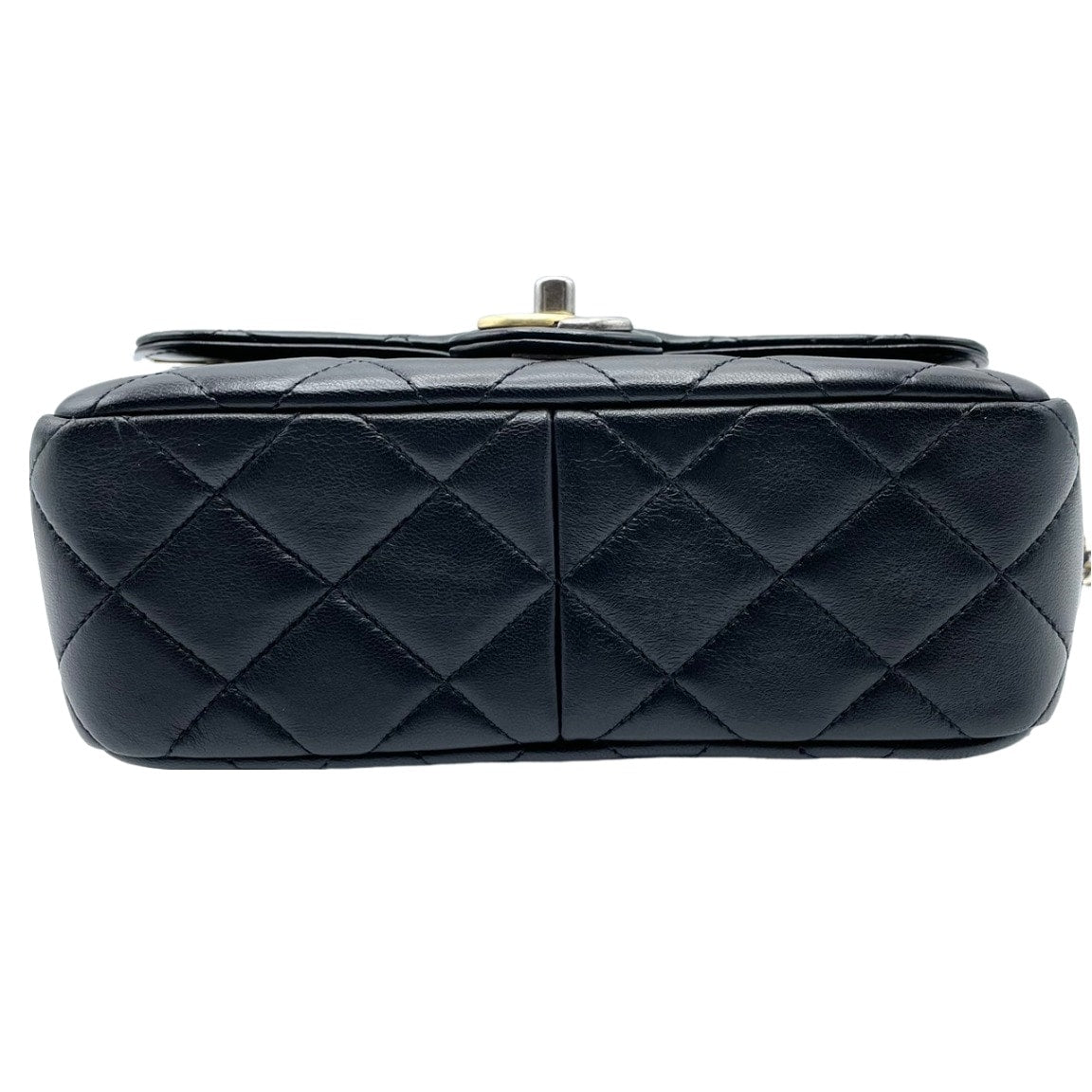 Pre-Owned [Cash Price] Chanel Matelasse AS2979 Black Lambskin Handbag