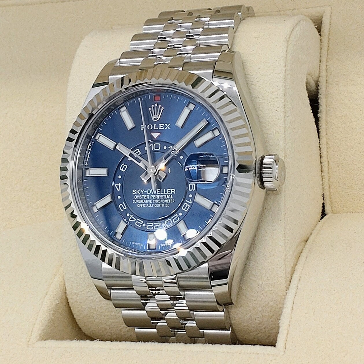 사전 소유 롤렉스 스카이 거주자 326934 Bright Blue