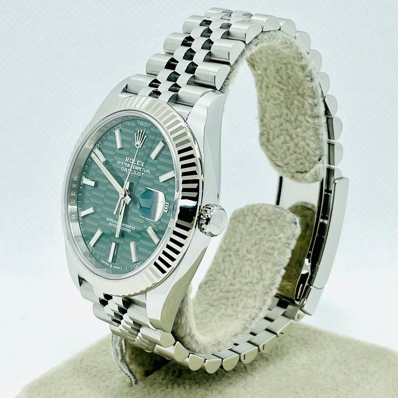 Pre-Owned Rolex Datejust 126334 Mint Green Fluted Motif
