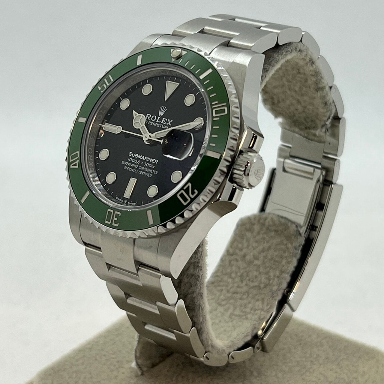Pre-Owned Rolex Submariner Date 126610LV Oyster Bracelet Black Green