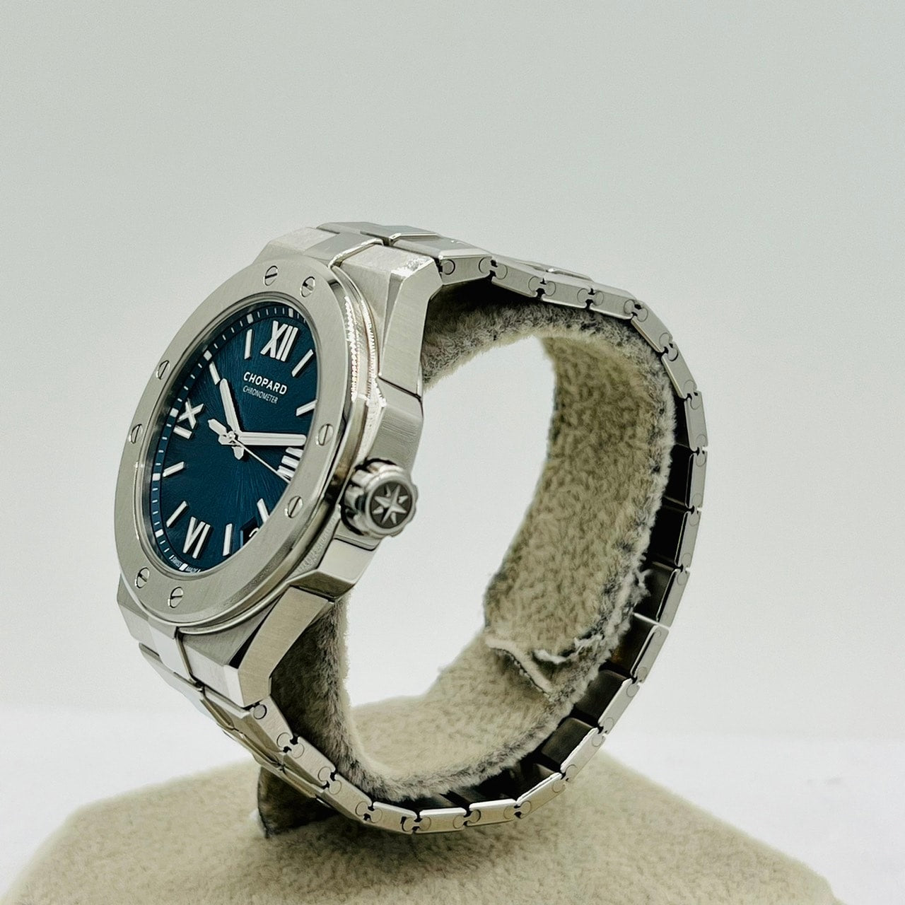 Pre-Owned Chopard Alpine Eagle Large 298600-3001 Blue – LUXARIA