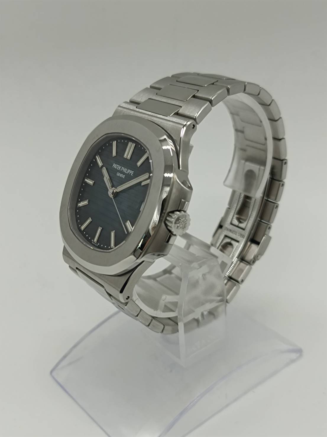 Pre-Owned Patek Philippe Nautilus 5711/1A?010 Stainless Steel Black/Blue
