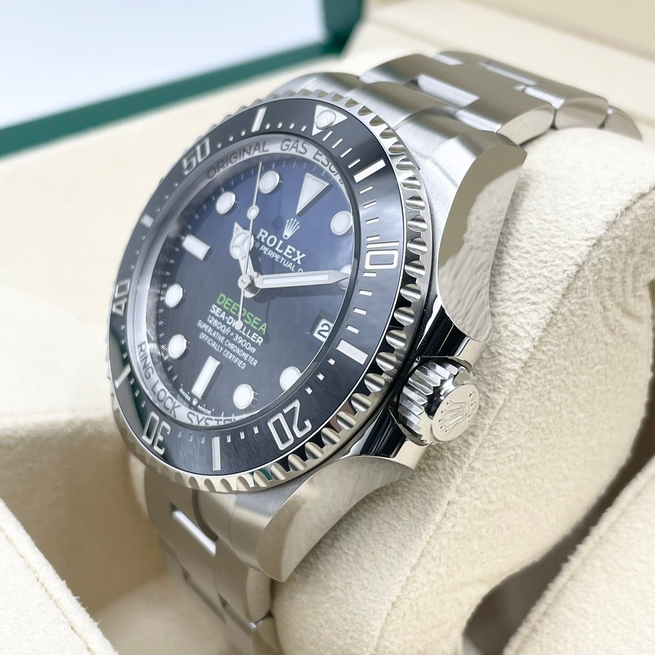 사전 소유 롤렉스 바다 거주자 136660 굴 팔찌 D 블루 44mm
