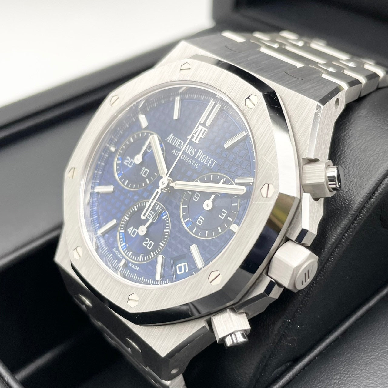 Pre-Owned [Limited to 222 pieces] Audemars Piguet Royal Oak Chronograph 26239BC.OO.1220BC.01 Blue Dial 41mm