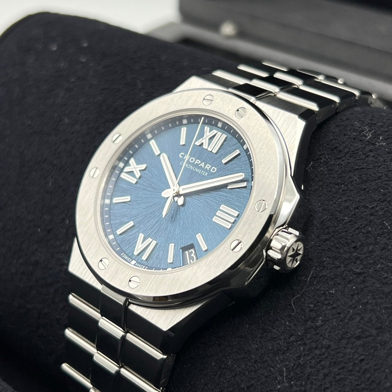 Pre-Owned Chopard Alpine Eagle Large 298600-3001 Blue 41mm