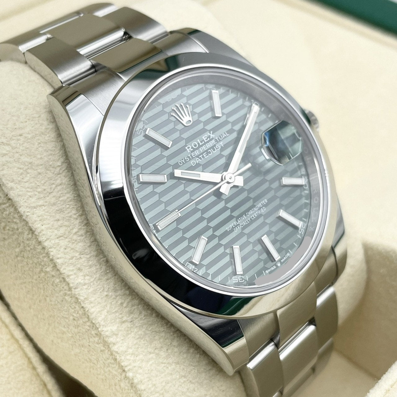 プレオウンド ロレックス デイトジャスト 126300 フルーテッドモチーフミントグリーン　オイスターブレスレット 41mm