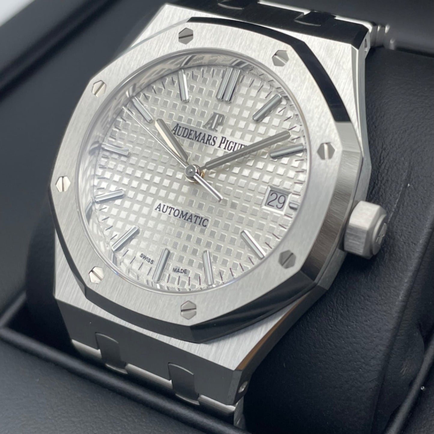 Pre-Owned Audemars Piguet Royal Oak 15450ST.OO.1256ST.01 Silver Stainless Steel 37mm