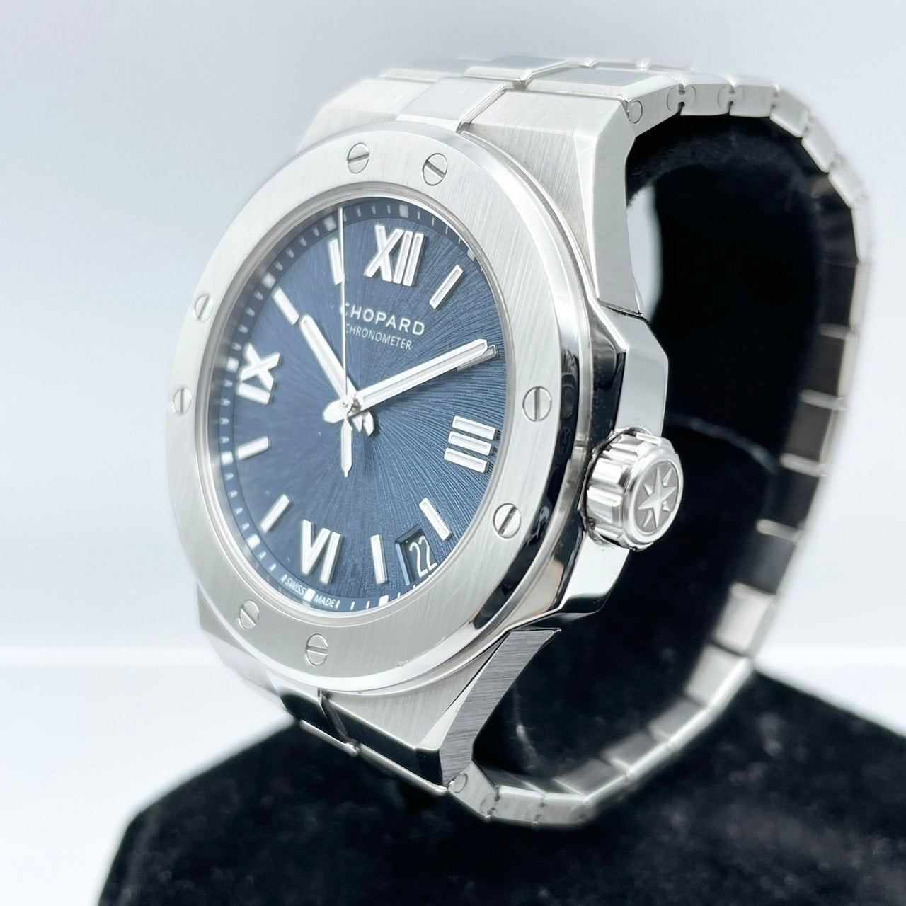 Pre-Owned Chopard Alpine Eagle Large 298600-3001 Blue 41mm