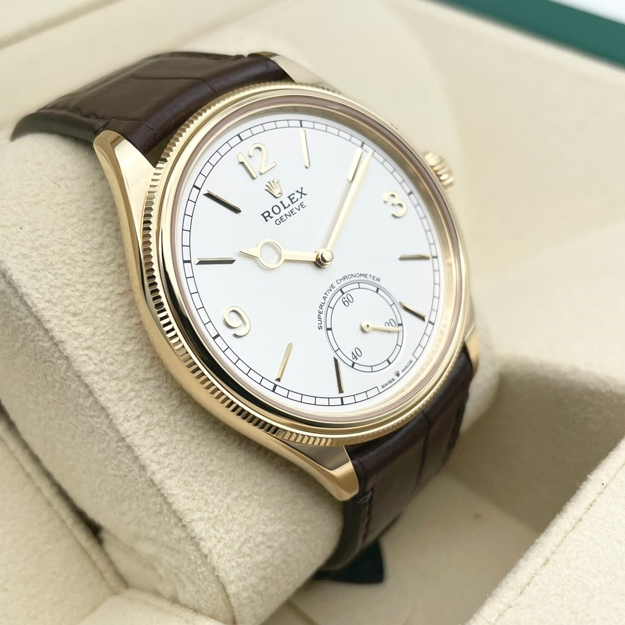 Pre-Owned [Only one bottle in Japan? Super rare white dial: Rolex 1908 52508 White Yellow Gold 39mm