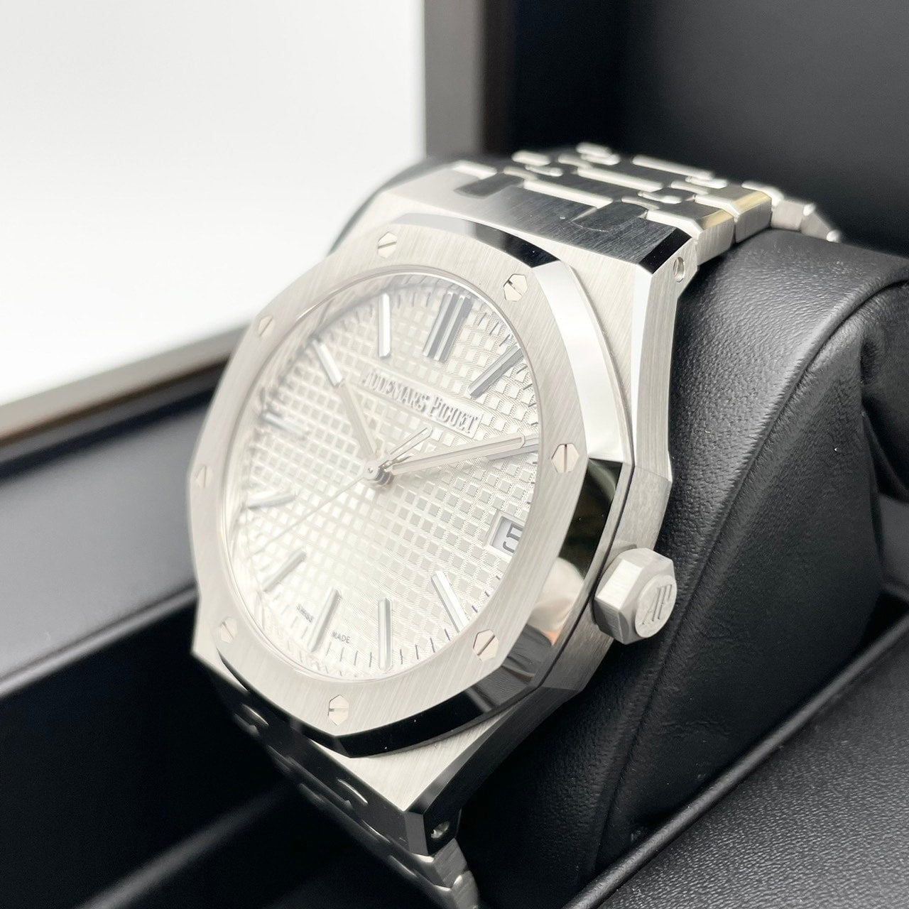 Pre-Owned Audemars Piguet Royal Oak 15510ST.OO.1320ST.08 Silver 41mm