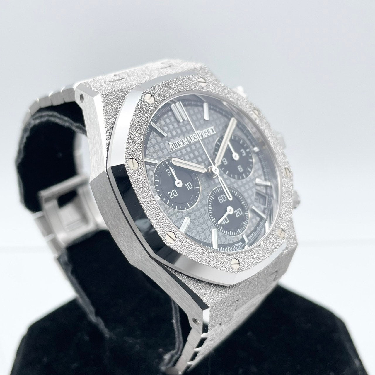 Pre-Owned Audemars Piguet Royal Oak 26239BC.GG.1224BC.02 Frosted Gold Grand Tapestry 41mm