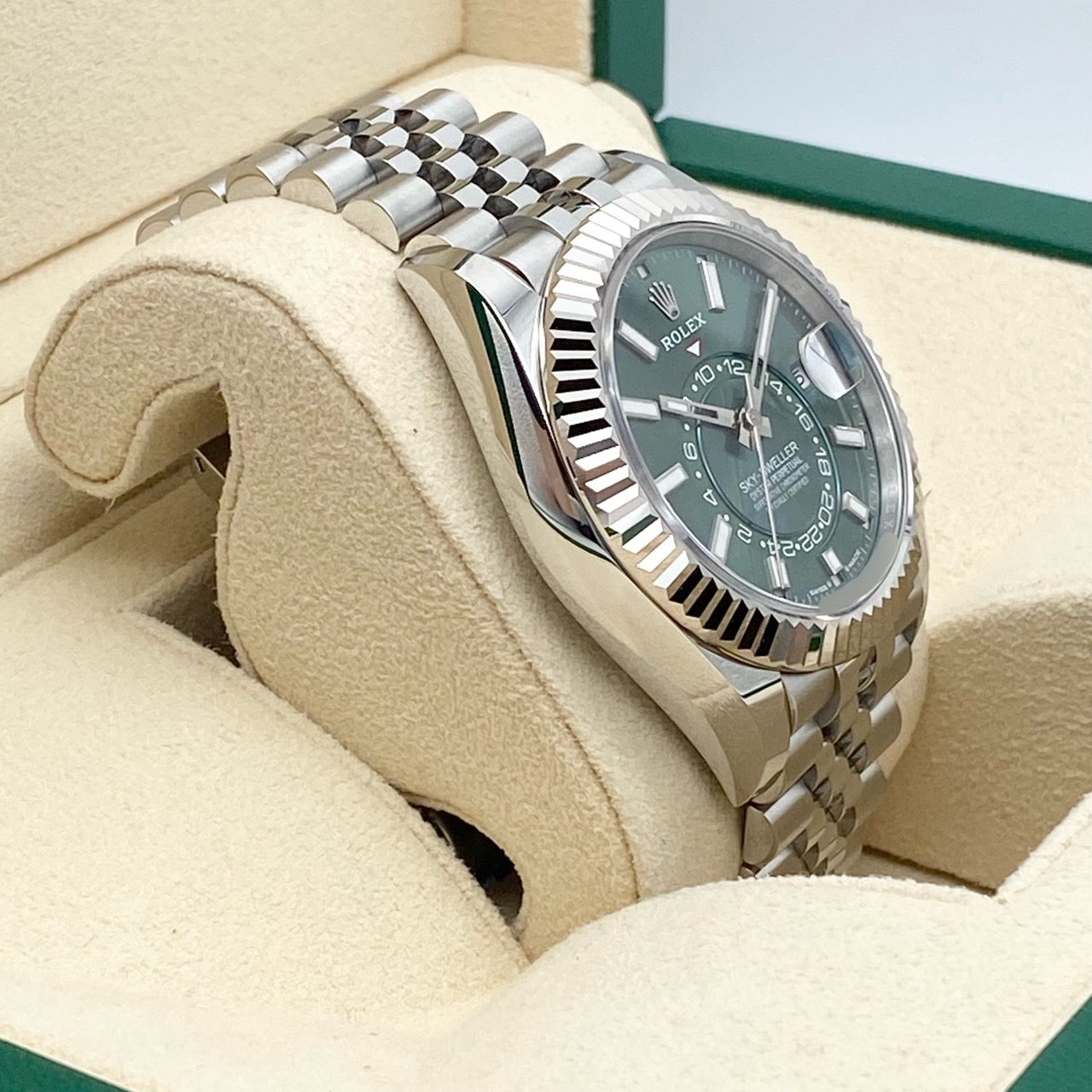 Pre-Owned Rolex Sky Dweller 336934 Mint Green Jubilee Bracelet 42mm