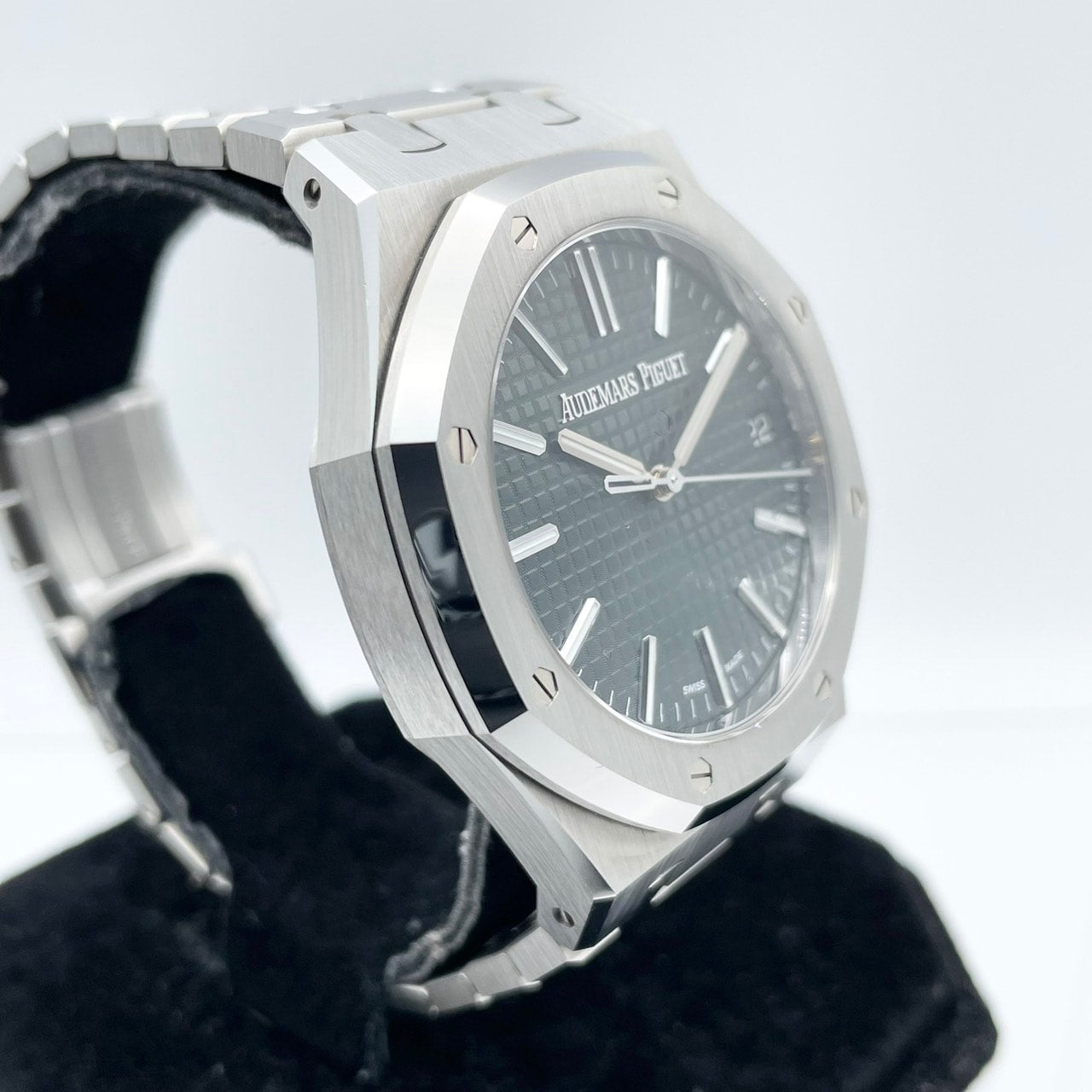 Pre-Owned Audemars Piguet Royal Oak 15510ST.OO.1320ST.09 Khaki Green 41mm