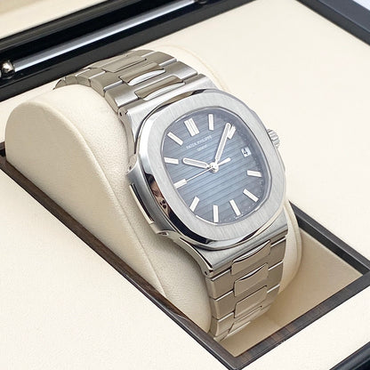 사전 소유의 Patek Philippe Nautilus 5711/1A-010 스테인리스 스틸 블루 40mm