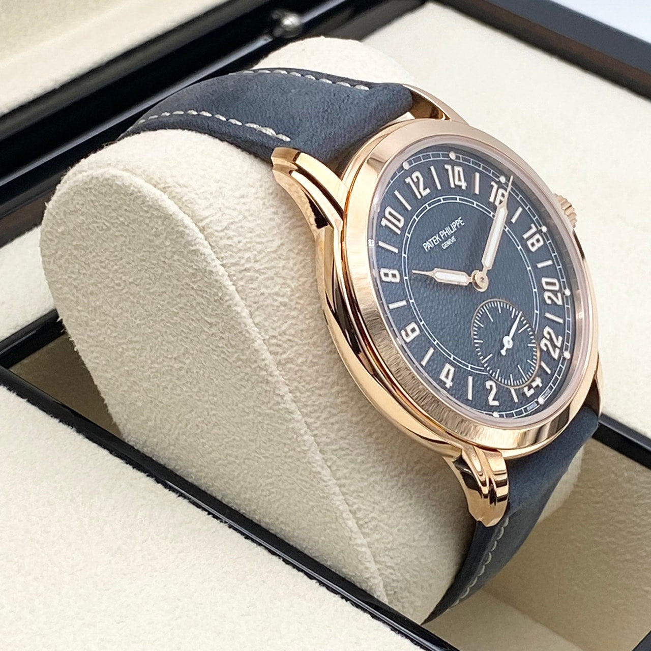 Pre-Owned Patek Philippe Complication 5224R-001 Blue