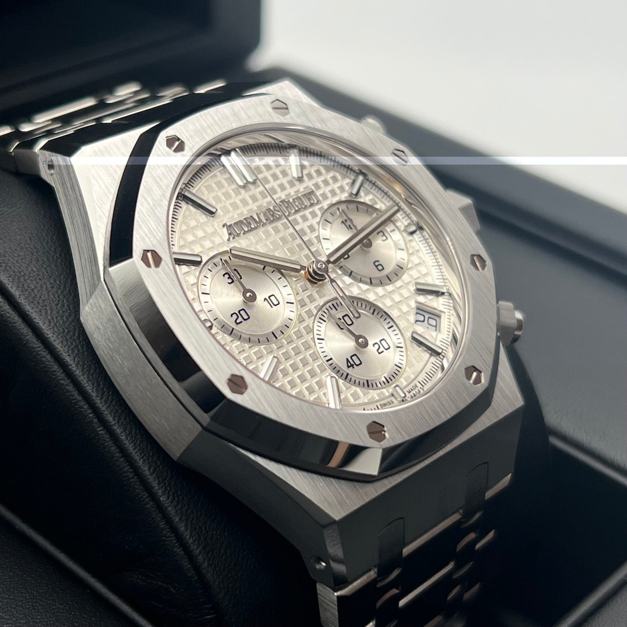 Pre-Owned Audemars Piguet Royal Oak 26240ST.OO.1320ST.03 Silver 41mm