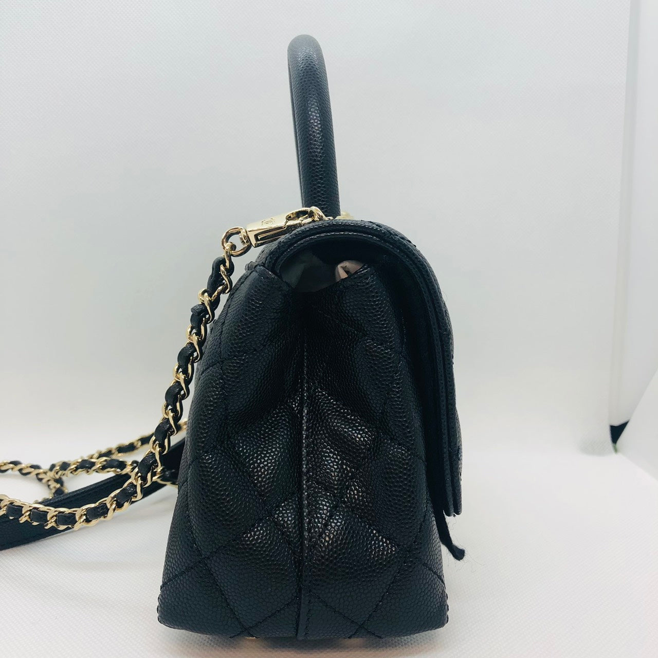 二手Chanel Matelasse顶部手柄Mini 2-Way Bag AS2215