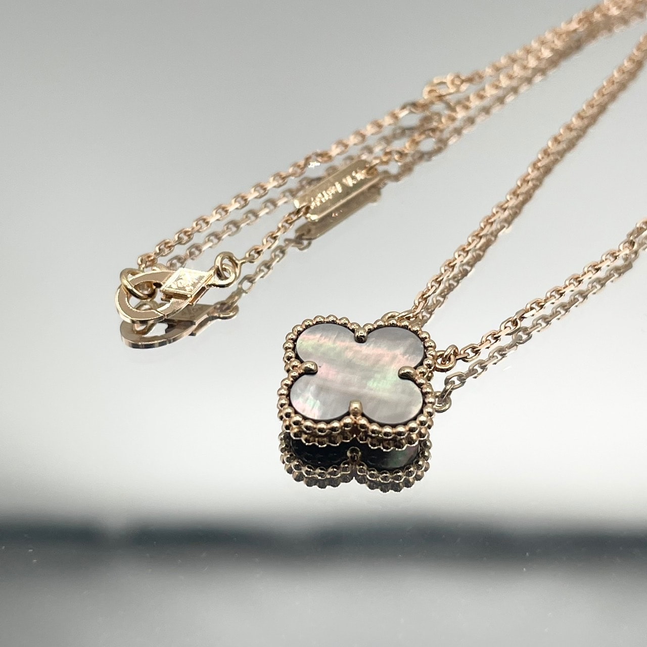Pre-Owned Van Cleef & Arpels Vintage Alhambra Mother of Pearl