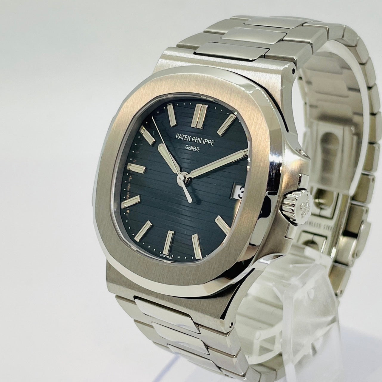 사전 소유의 Patek Philippe Nautilus 5711/1A? 010 스테인리스 스틸 블루