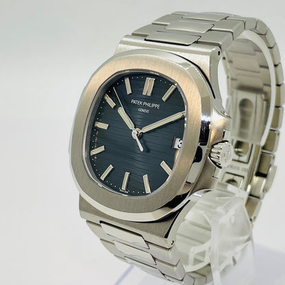 사전 소유의 Patek Philippe Nautilus 5711/1A? 010 스테인리스 스틸 블루