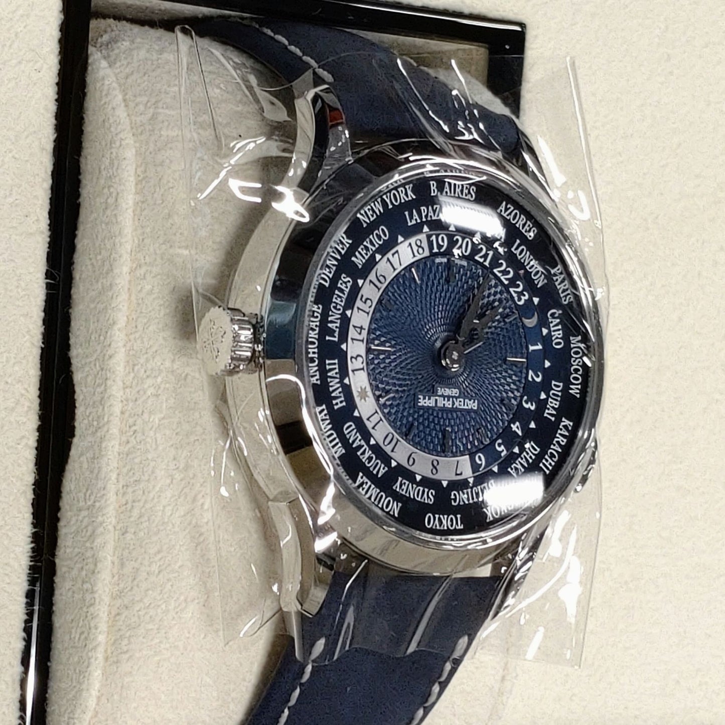 Pre-Owned Patek Philippe Complication World Time 5230P-001