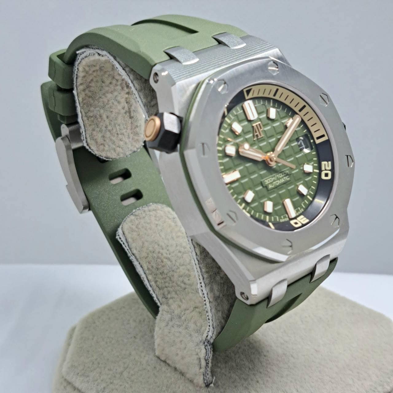 プレオウンド オーデマピゲ ロイヤル オーク オフショア 15720ST.OO.A052CA.01