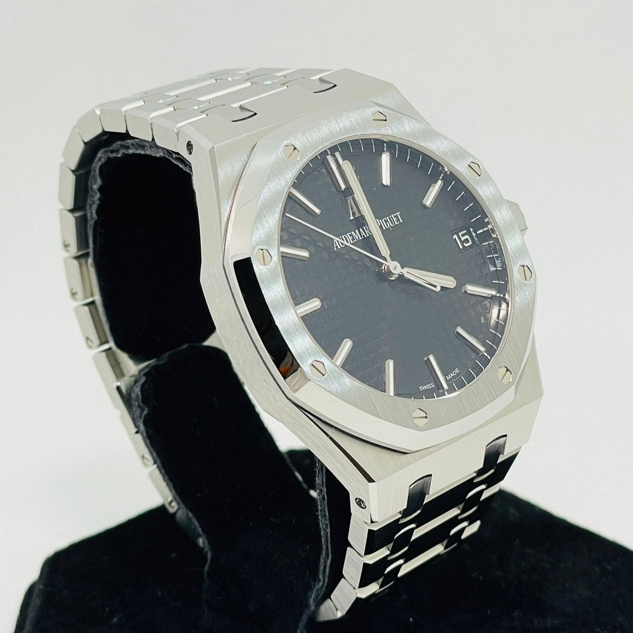 사전 소유의 Audemars Piguet Royal Oak Black 15500st.oo.1220st.03