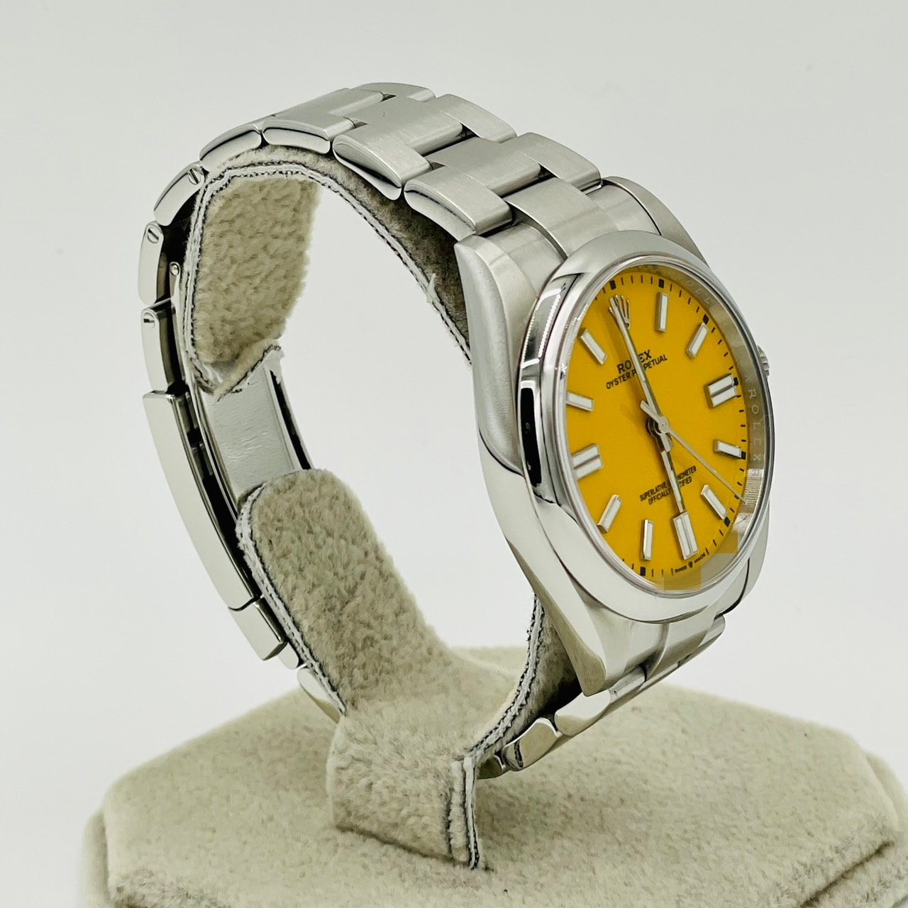 Pre-Owned Rolex Oyster Perpetual 124300 Oyster Bracelet Yellow
