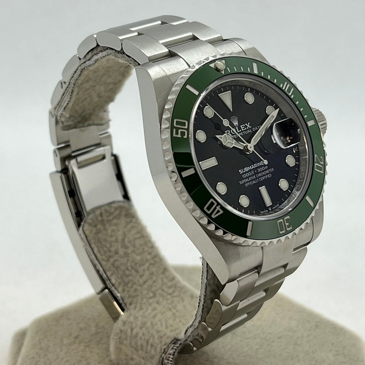Pre-Owned Rolex Submariner Date 126610LV Oyster Bracelet Black Green