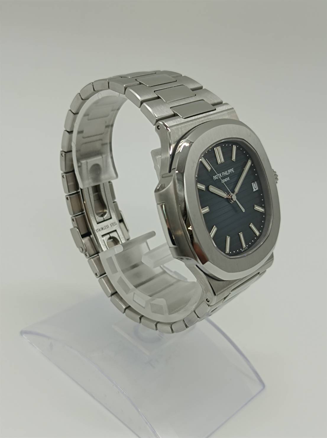 Pre-Owned Patek Philippe Nautilus 5711/1A?010 Stainless Steel Black/Blue