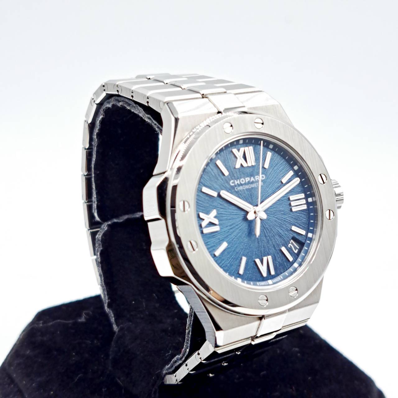 Pre-Owned Chopard Alpine Eagle Large 298600-3001 Blue 41mm