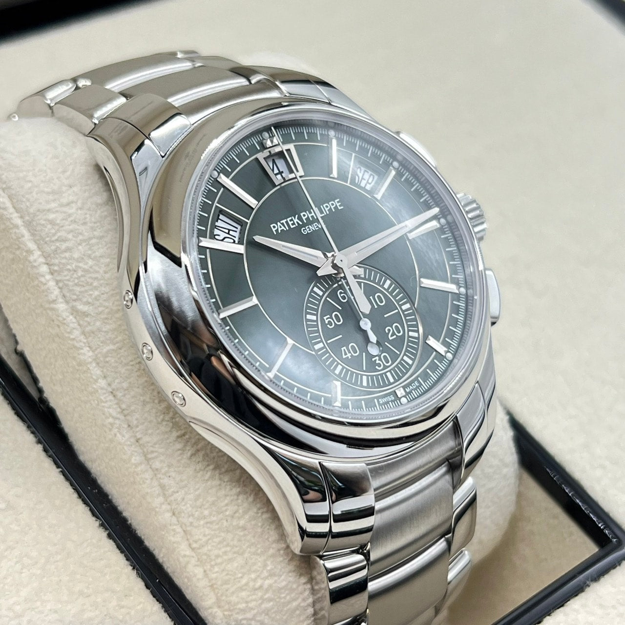 Pre-Owned Patek Philippe Complication 5905/1A-001 Olive Green Soleil 42mm