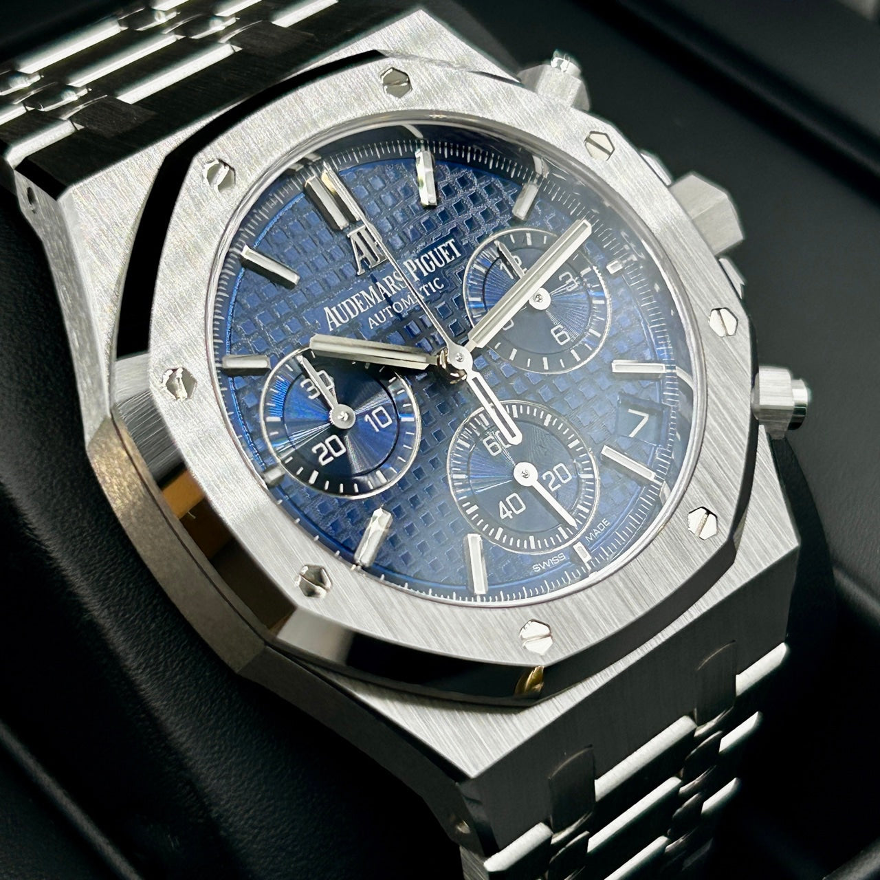 Pre-Owned [Limited to 222 pieces] Audemars Piguet Royal Oak Chronograph 26239BC.OO.1220BC.01 Blue Dial 41mm