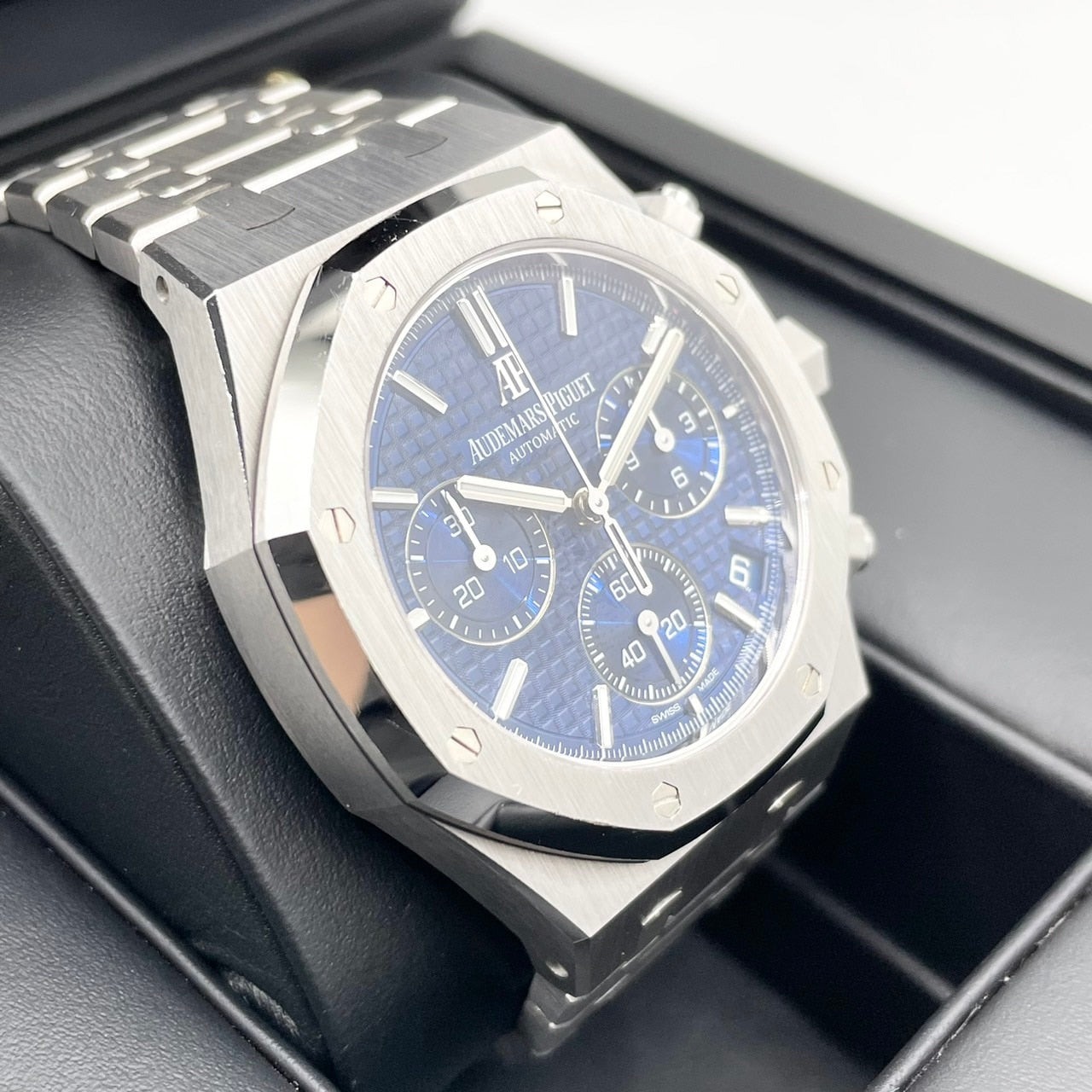 Pre-Owned [Limited to 222 pieces] Audemars Piguet Royal Oak Chronograph 26239BC.OO.1220BC.01 Blue Dial 41mm