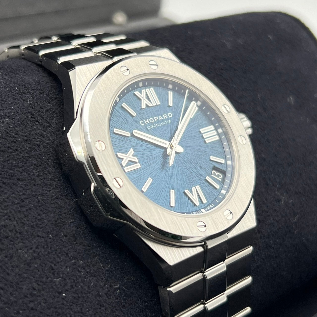Pre-Owned Chopard Alpine Eagle Large 298600-3001 Blue 41mm