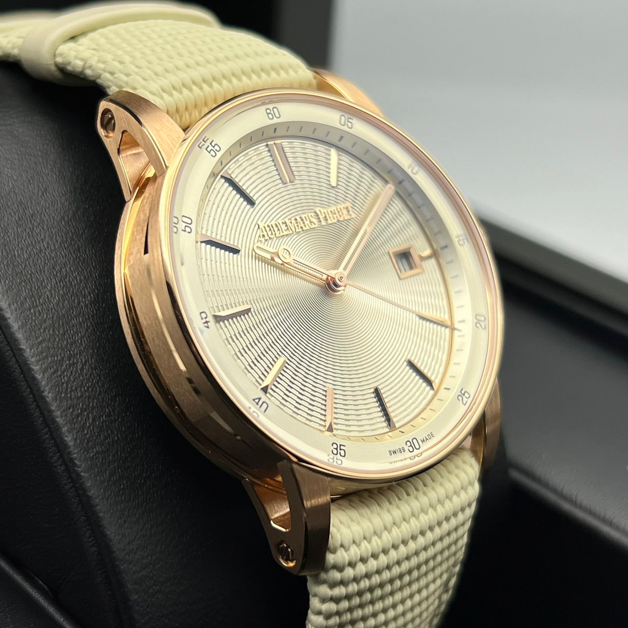 [普通價格440萬] Audemars Piguet代碼11.59撰寫的Audemars Piguet Automatic 77410or.OO.A825CR.01 38mm