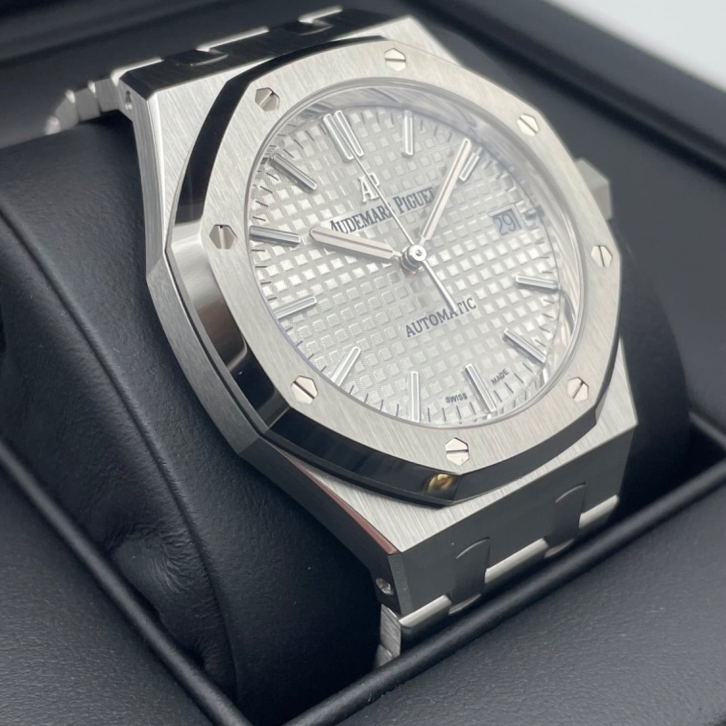 Pre-Owned Audemars Piguet Royal Oak 15450ST.OO.1256ST.01 Silver Stainless Steel 37mm