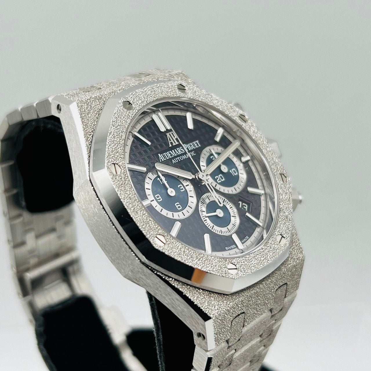 Pre-Owned [Limited to 111 pieces] Audemars Piguet Royal Oak 26331BC.GG.1224BC.03 Frosted Gold Grand Tapestry 41mm