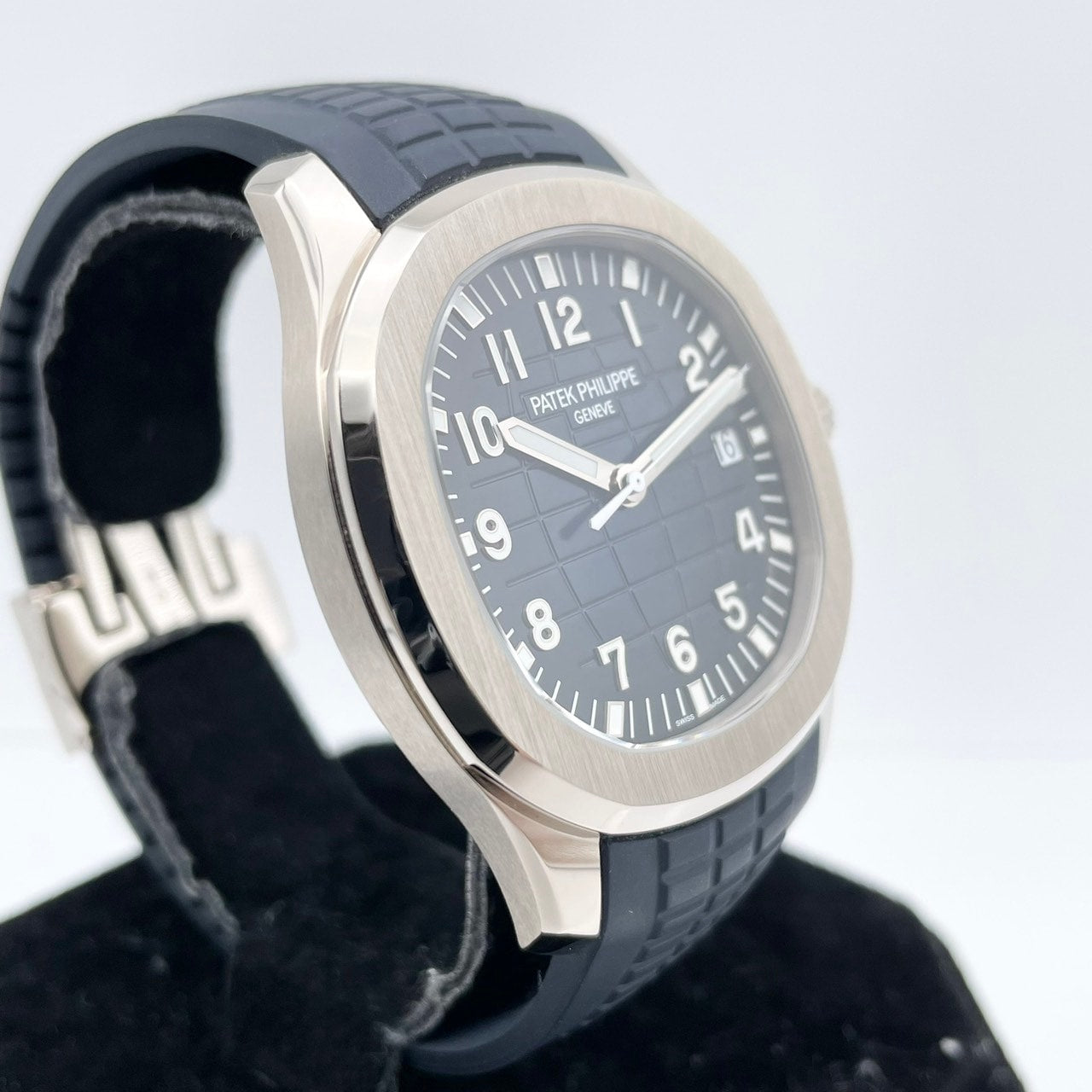 Pre-Owned Patek Philippe Aquanaut 5168G-001 Blue 42.2mm