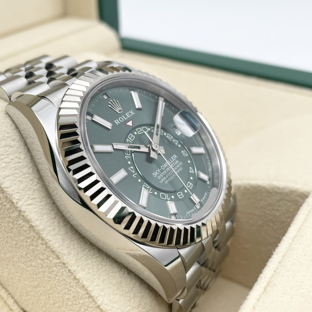 Pre-Owned Rolex Sky Dweller 336934 Mint Green Jubilee Bracelet 42mm
