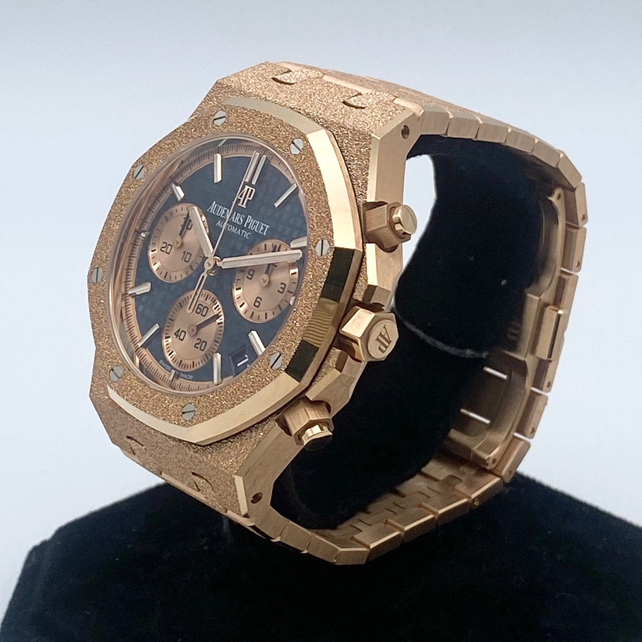 Pre-Owned Audemars Piguet Royal Oak 26239OR.GG.1224OR.01 Frosted Gold Blue Grand Tapestry 41mm